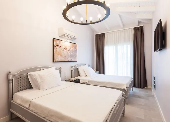 Отель Alacaat 3*